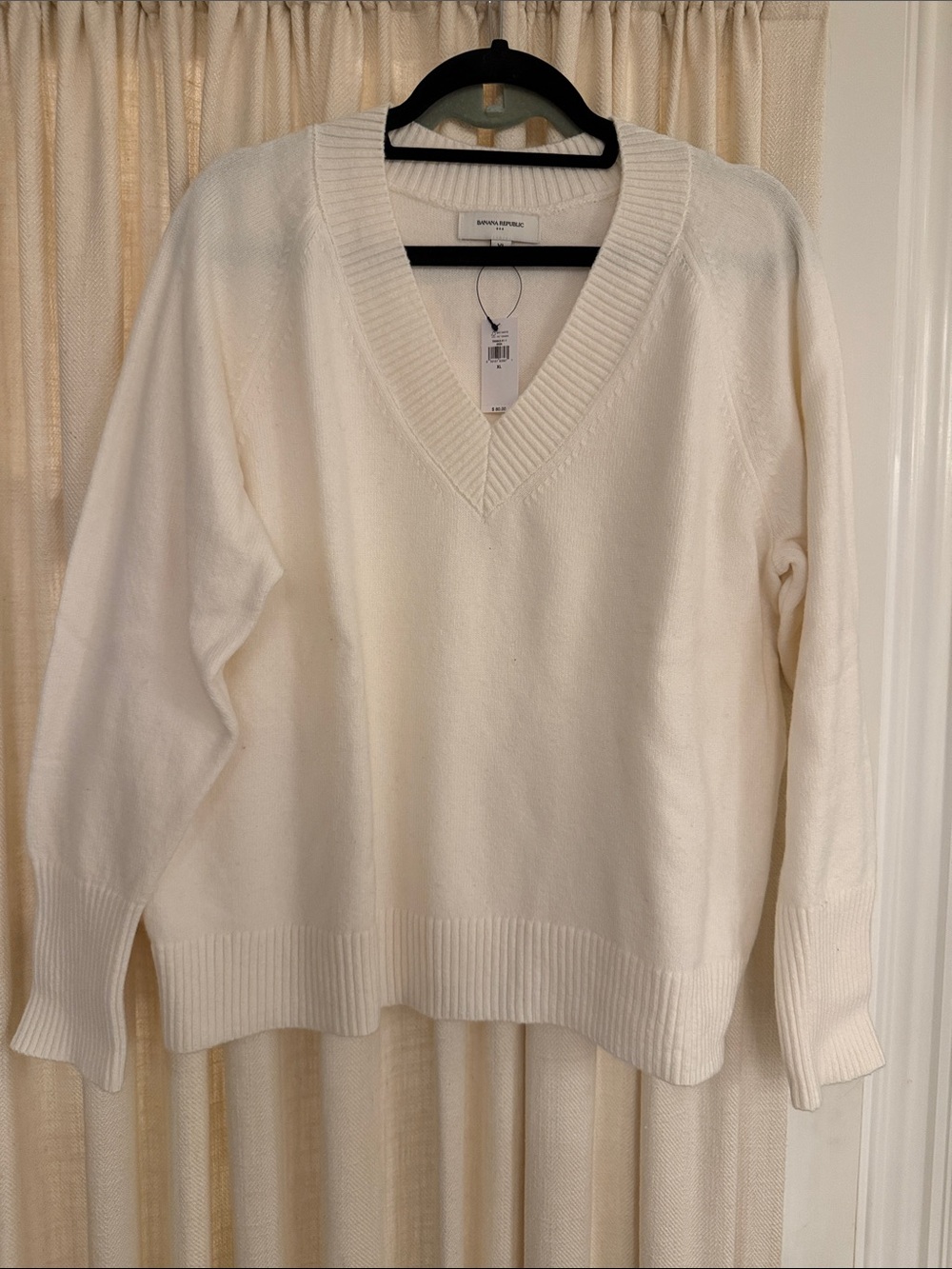 Banana Republic Cream V-Neck Women's Sweater